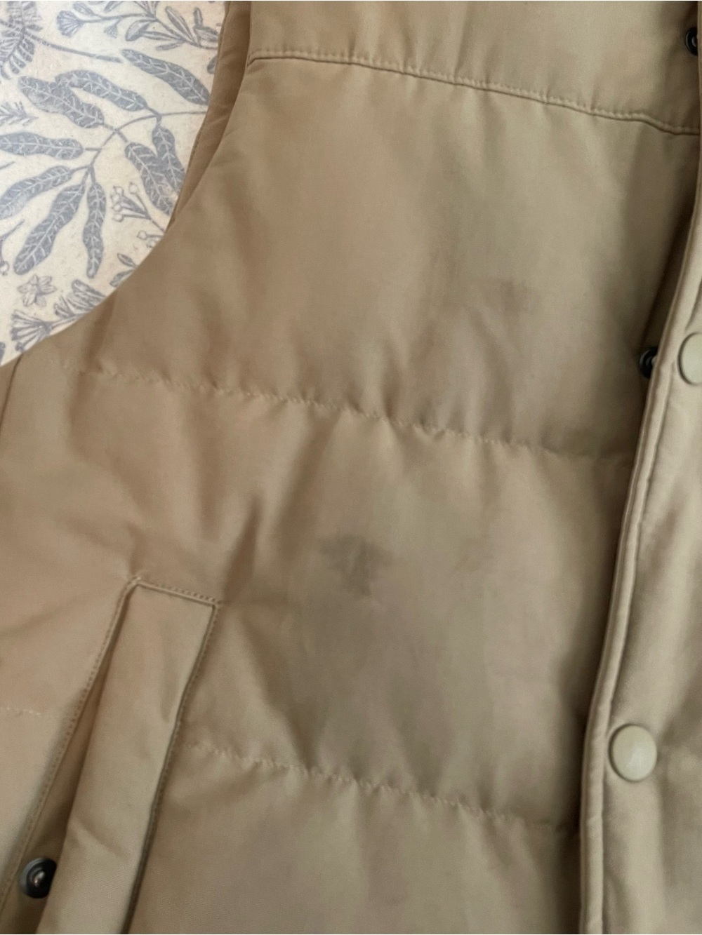 Uniqlo Beige Khaki Minimalist Puffer Vest Fits XS-M - Picture 12 of 13
